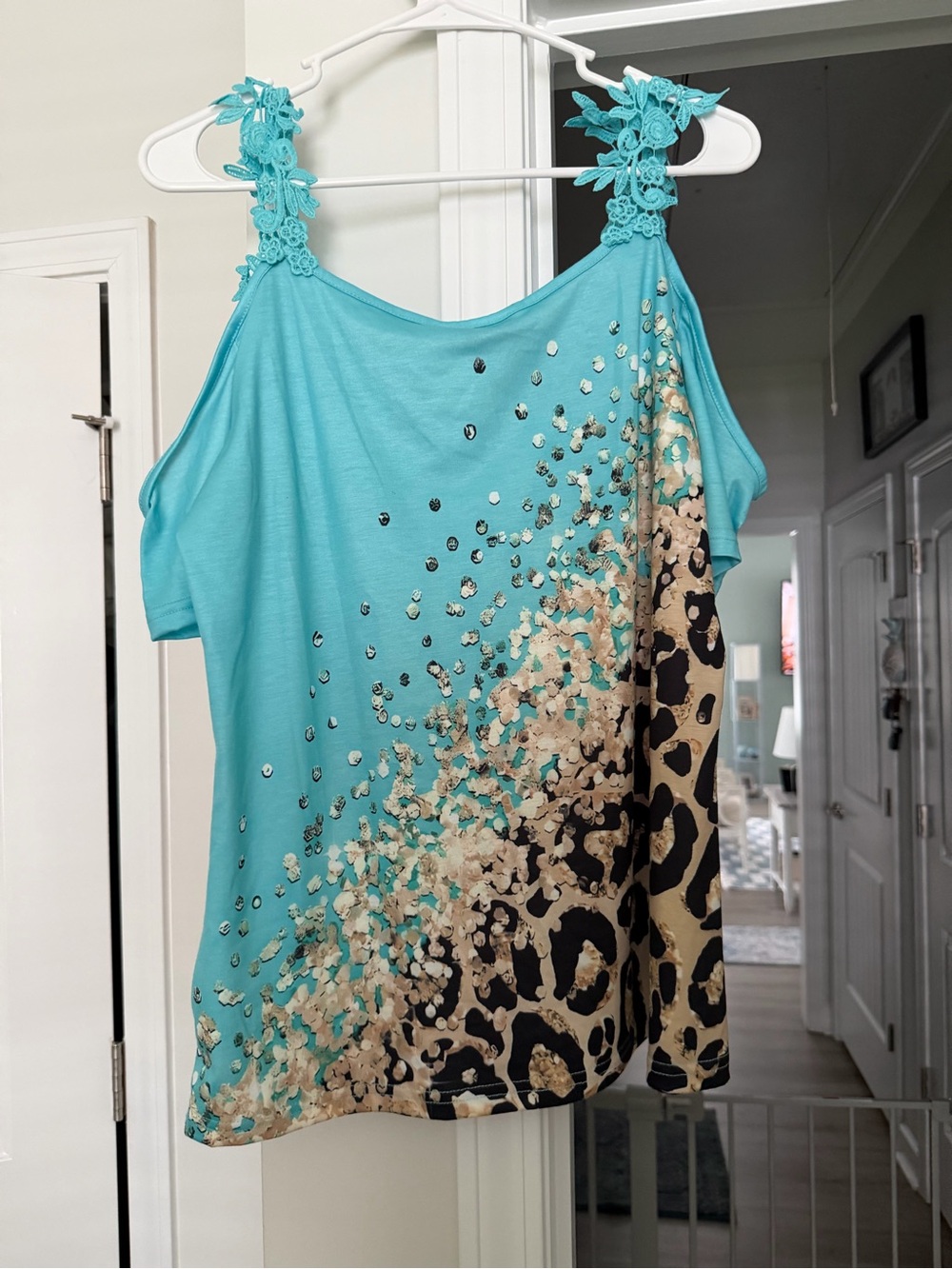 chic Turquoise Floral-Strap Leopard Accent Tank - Picture 3 of 3